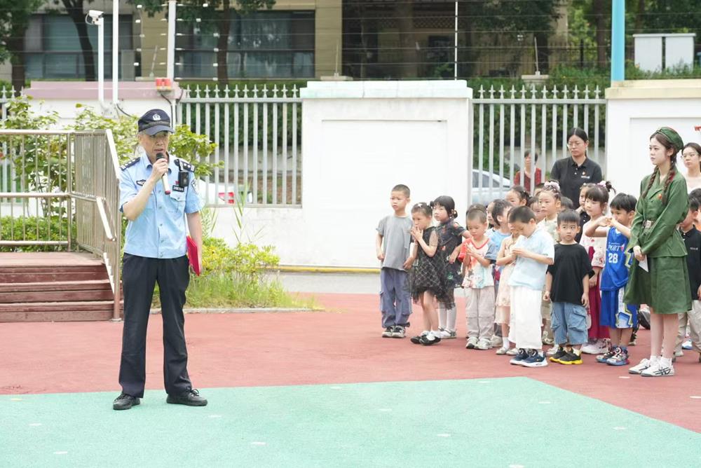 fdf8a2522f1642998b85ff4700f4efc3.jpg fdf8a2522f1642998b85ff4700f4efc3.jpg