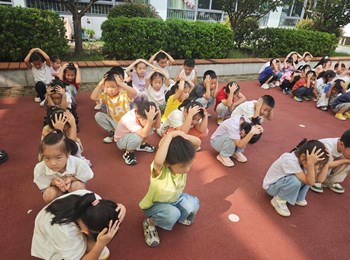 应急演练筑防线，安全教育护童行